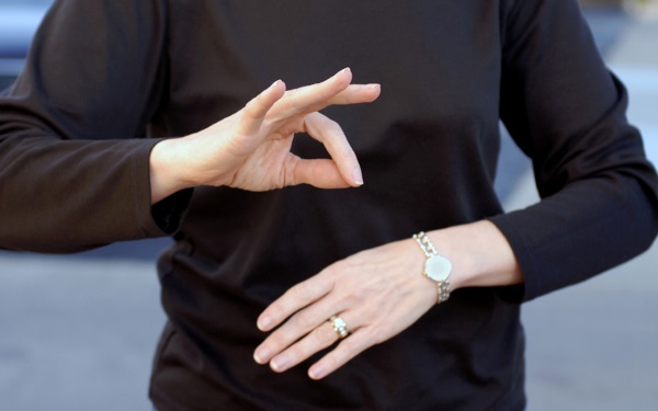 universal-sign-language-ftr